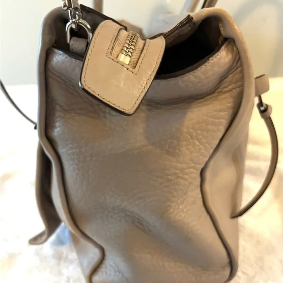 Authentic Large Coach Taupe Satchel - Picture 5 of 16